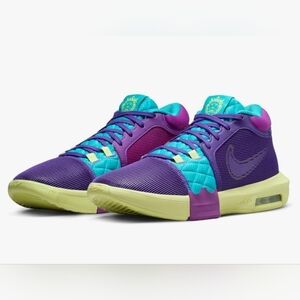 NEW Nike LeBron Witness 8 Purple Basketball Shoes FB2239 Mens 10.5 Womens 12